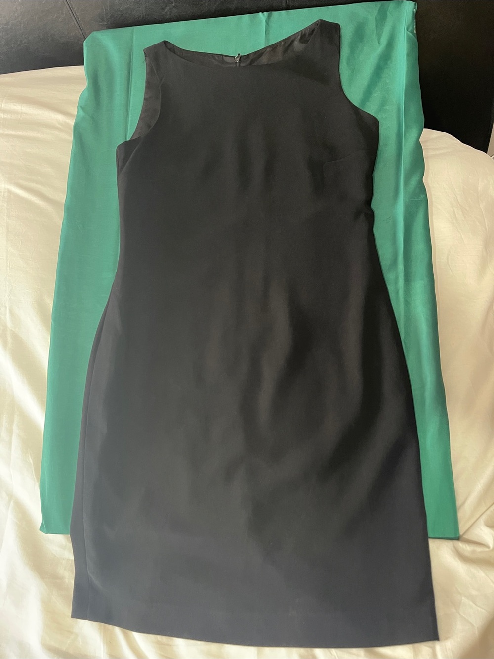 Black Sleeveless Midi Shift Dress - Women